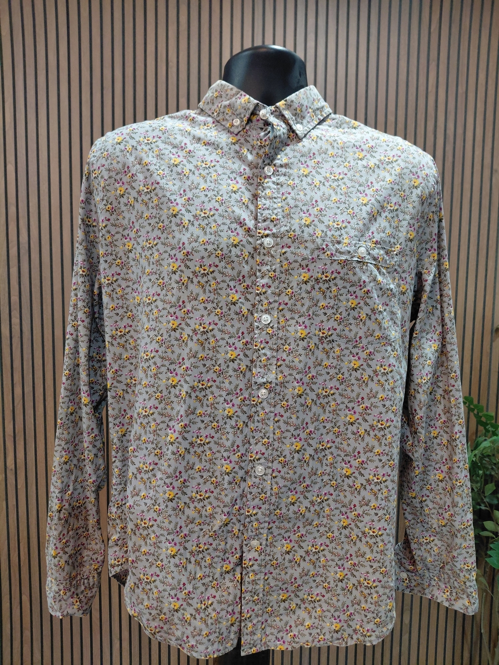 Express Men's Floral Button-Down Shirt in Cream with Yellow and Pink Accents
